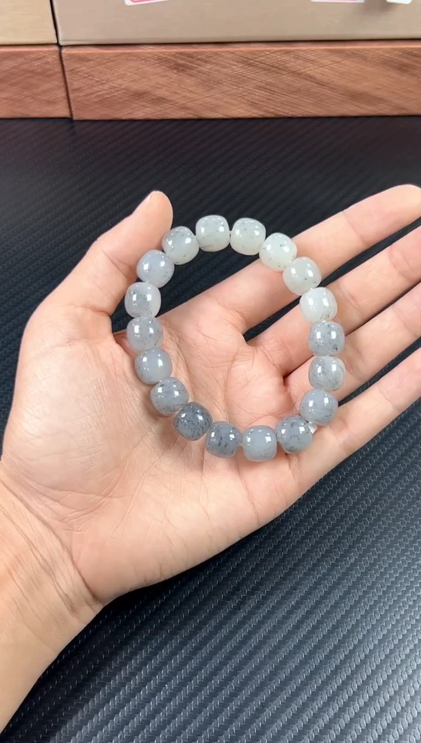 未镶嵌手串和田玉黑山微色差卡11*12 jm