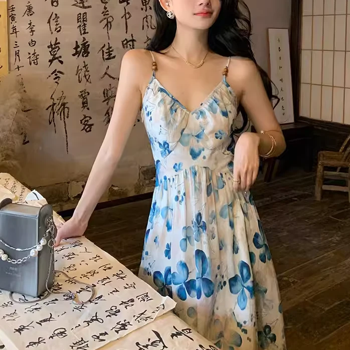 Meika-【夏遇山别】夏季新款法式复古气质收腰显瘦碎花吊带连衣裙