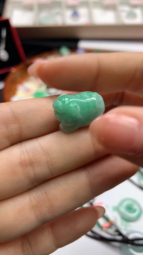 【闪购商品】翡翠颈饰未镶嵌吊坠