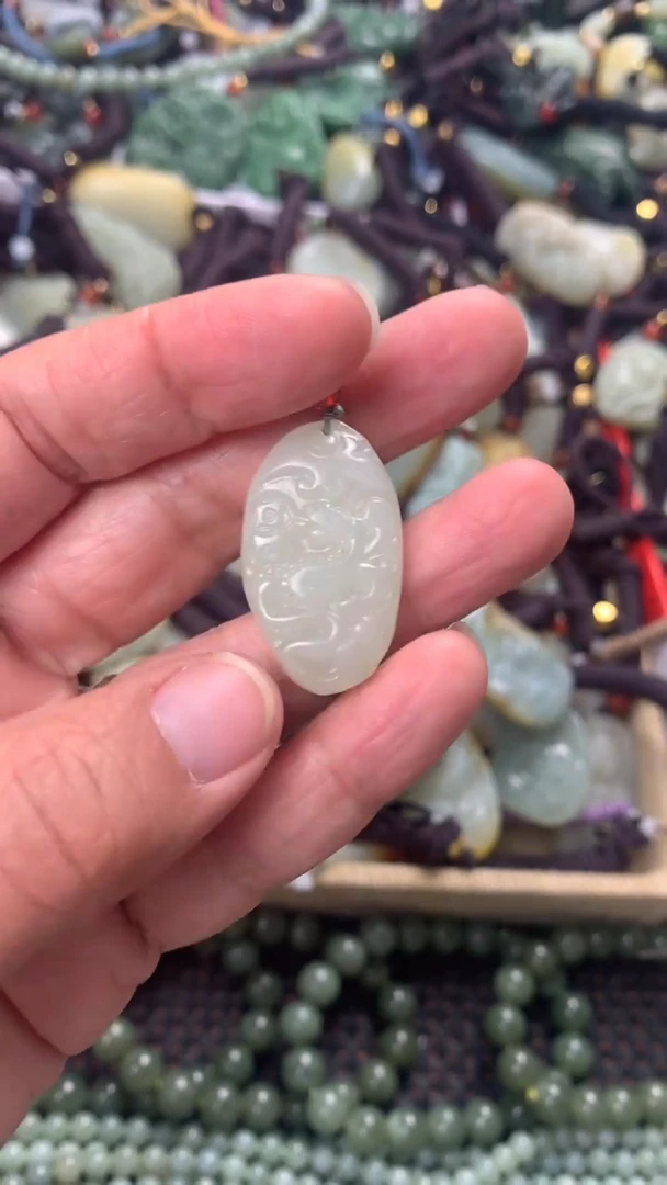 【闪购商品】和田玉颈饰未镶嵌多样性发货没有证书拍一发一有瑕