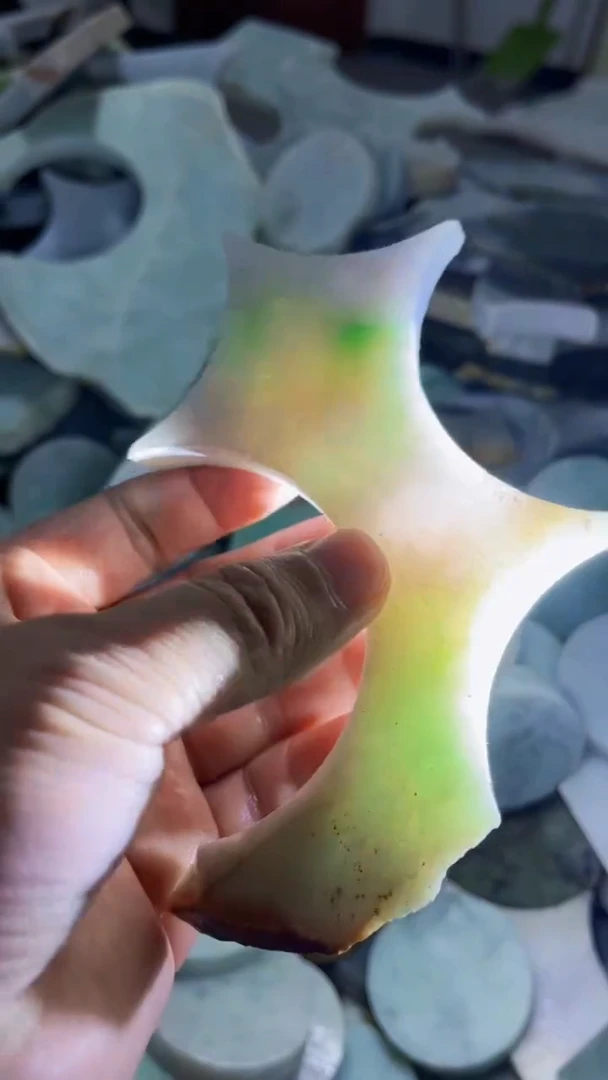 【闪购商品】翡翠挂件未镶嵌A货康壹072