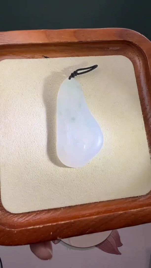 定制翡翠未镶嵌白冰飘花悟道（毛货包抛光）