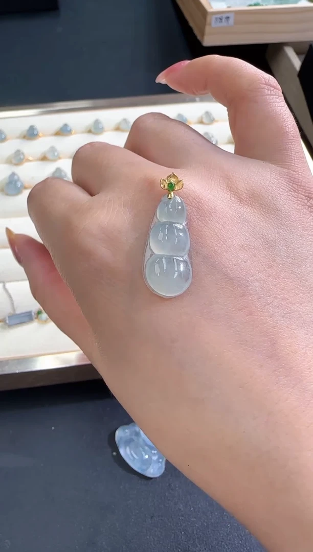 【闪购商品】翡翠颈饰18K金镶嵌250213366