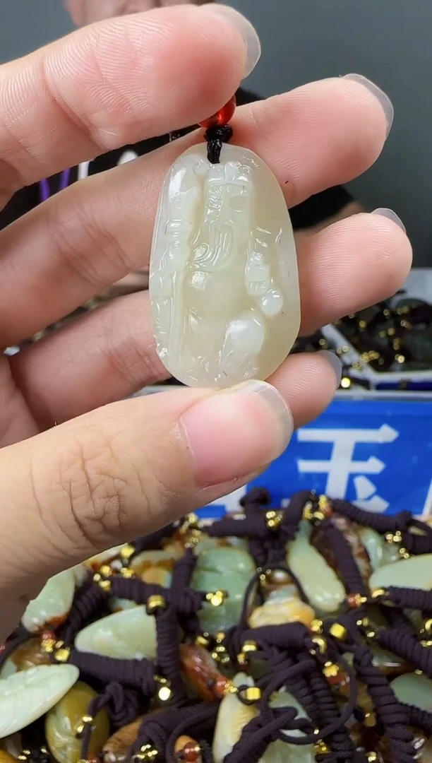 和田玉未镶嵌颈饰1