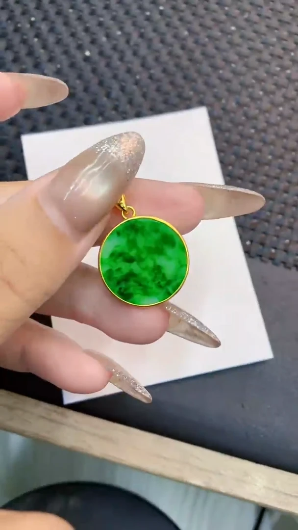 颈饰未镶嵌翡翠1