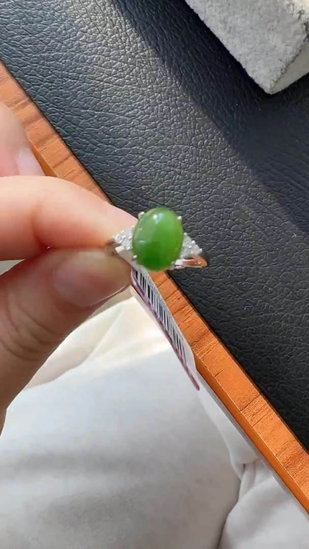 银S925镶嵌戒指和田玉荣倩