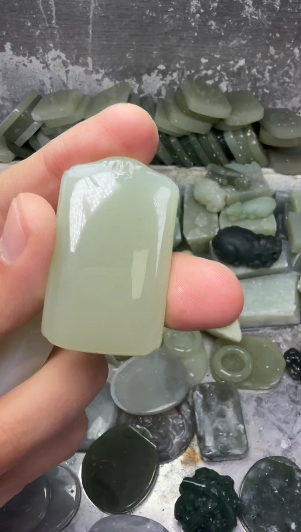 颈饰未镶嵌和田玉无事牌