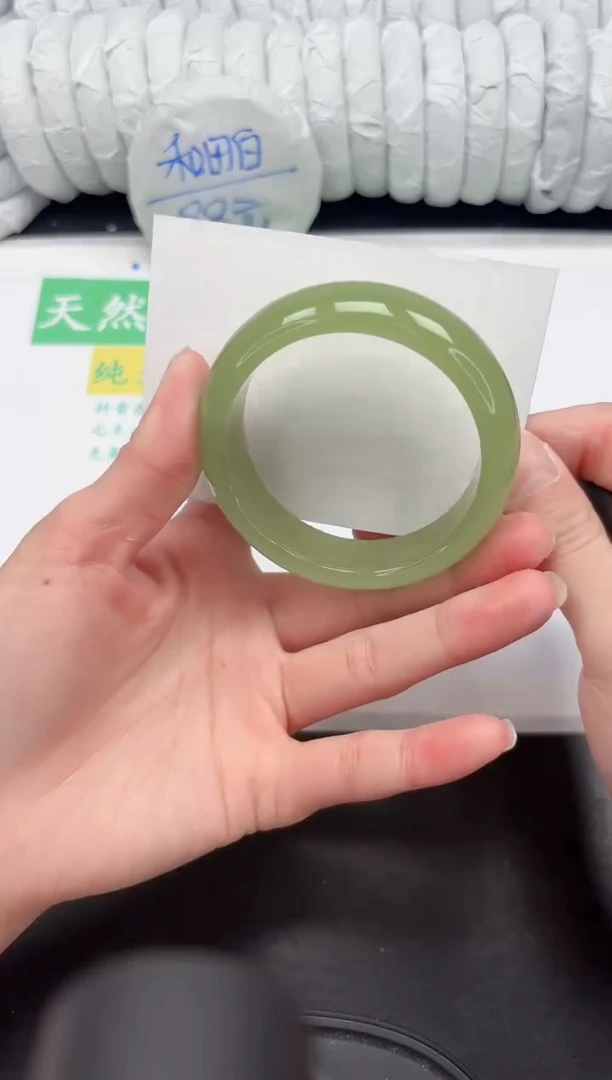 【闪购商品】石英质玉手镯未镶嵌142-55.2