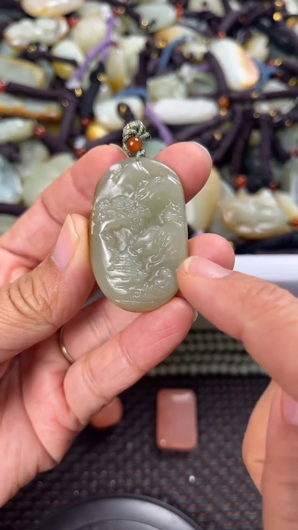 【闪购商品】和田玉颈饰未镶嵌多样性发货没有证书拍一发一有瑕