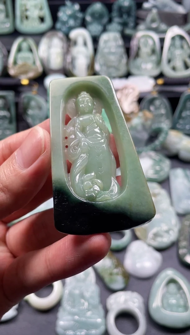 颈饰未镶嵌翡翠31  天然翡翠a货  站观音