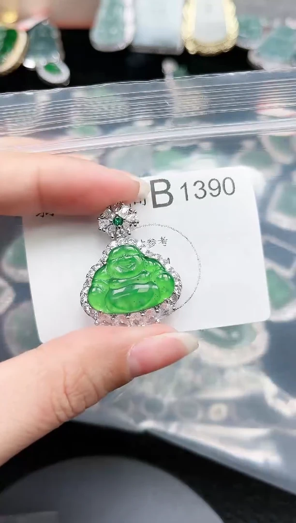 【闪购商品】翡翠颈饰未镶嵌1390赠皮绳