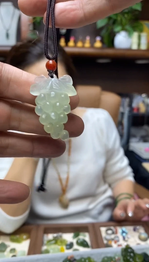未镶嵌岫玉吊坠·