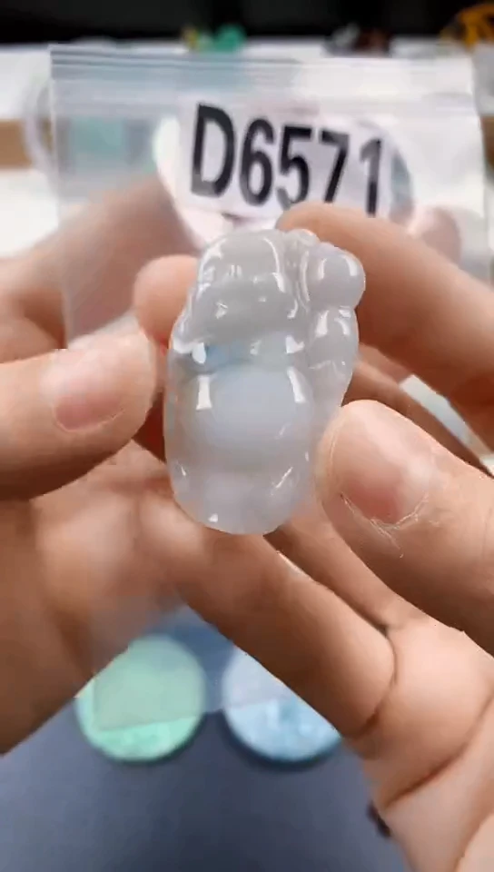 颈饰未镶嵌翡翠天然翡翠吊坠挂件