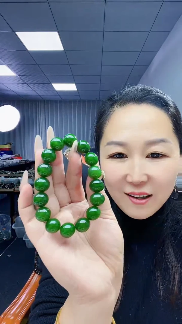 未镶嵌手串和田玉天然和田玉俄碧菠菜绿冰底特细13+