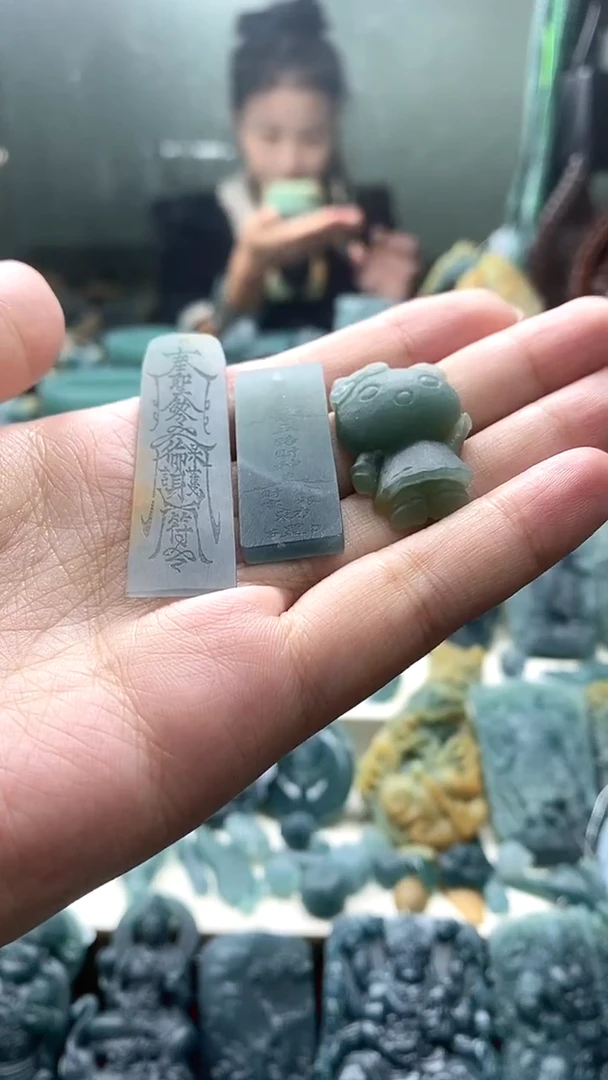 颈饰未镶嵌翡翠翡翠毛货不退不换12.12