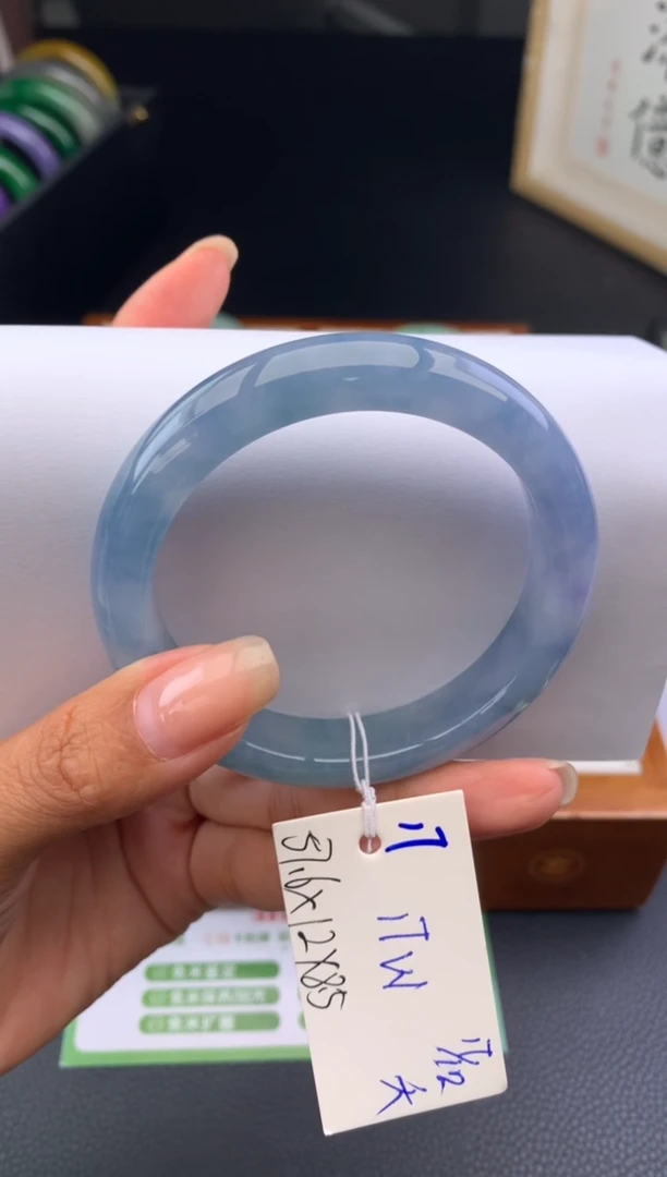 未镶嵌手镯翡翠假一赔三   手镯