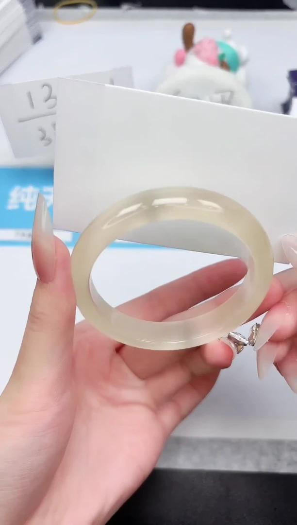 石英质玉手镯未镶嵌132-56.5