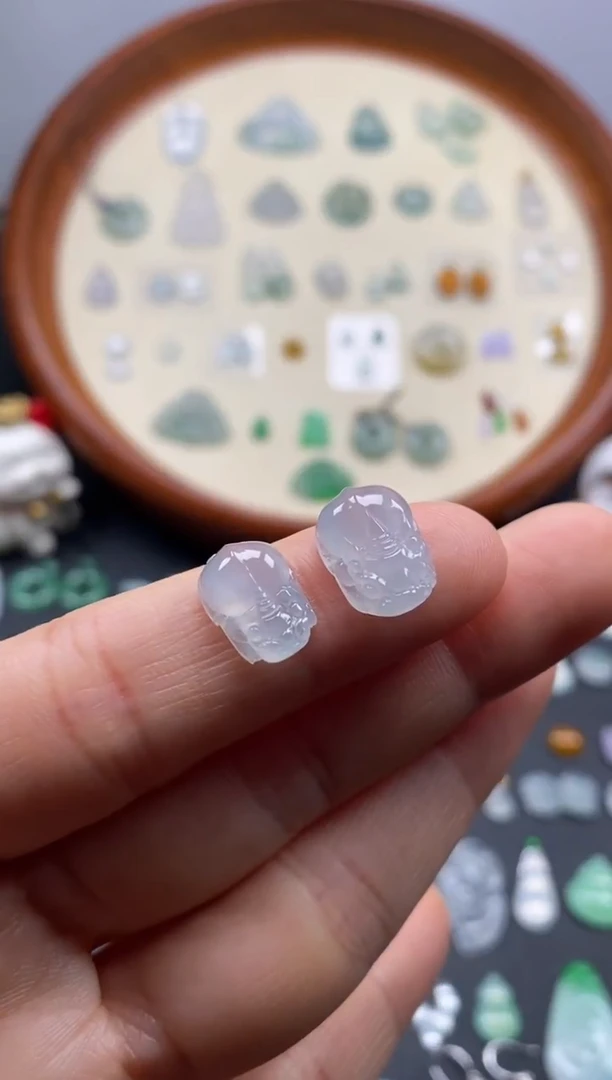 颈饰未镶嵌翡翠冰貔貅1对/芬