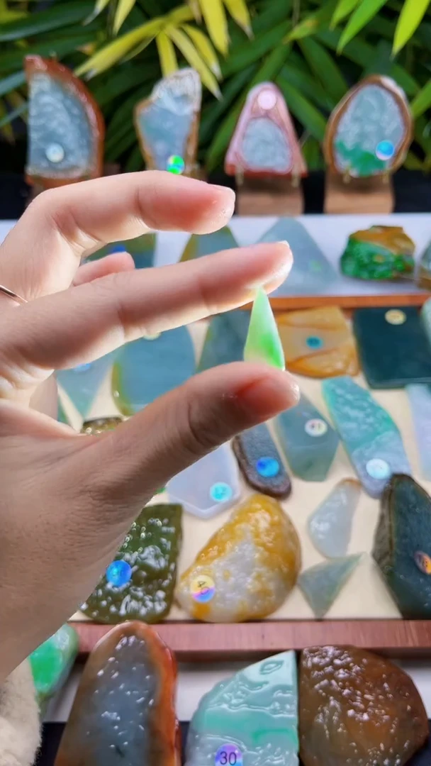 未镶嵌定制翡翠翡翠