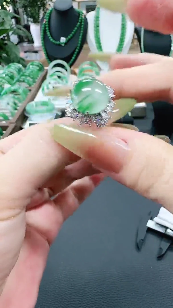未镶嵌1石英质玉（非洲翠）/7567