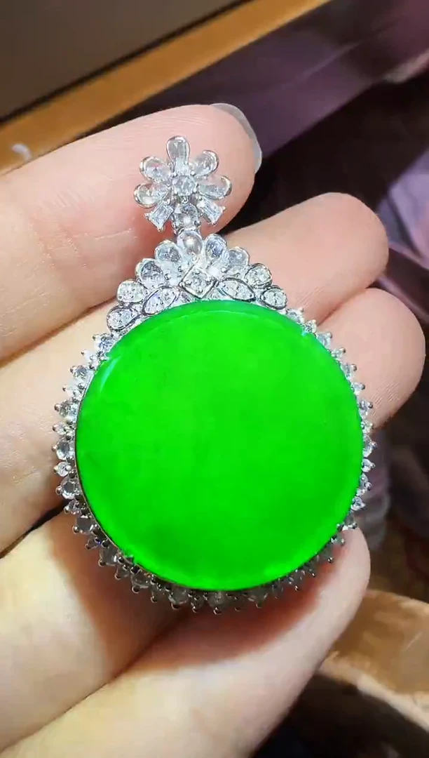 吊坠(不含链)18K金镶嵌翡翠圆牌