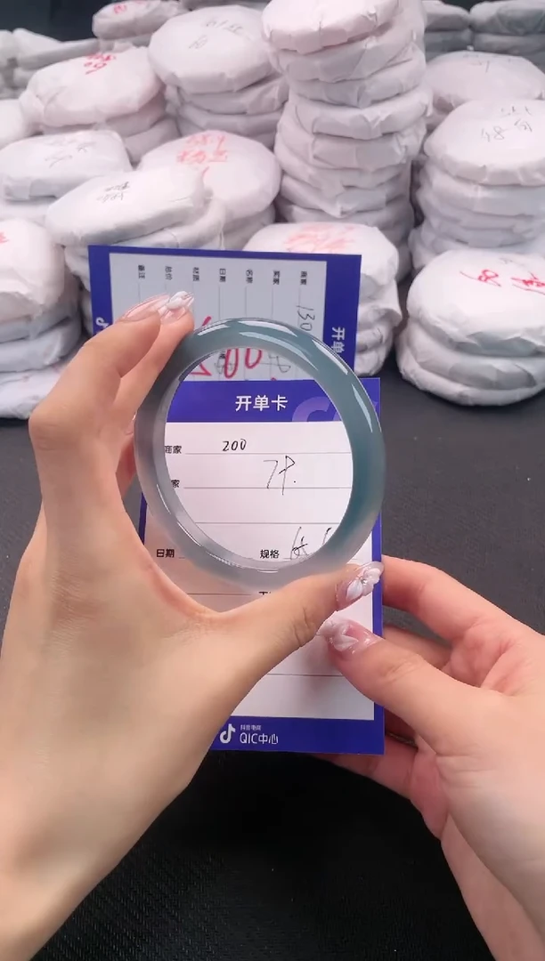 未镶嵌手镯石英质玉200