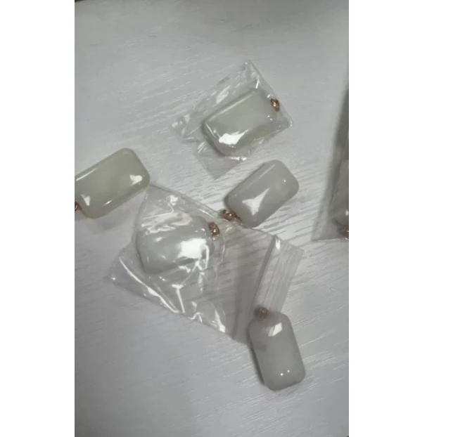 q4（玉姐珠宝）18k金扣头和田玉无事牌吊坠-配绳-多样性只发一件