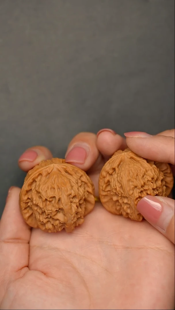 把件文玩核桃微微修 三角白40