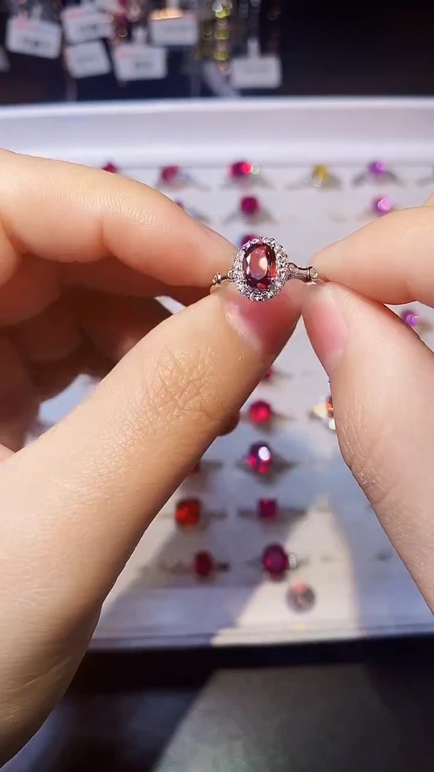 【闪购商品】石榴石戒指银S925镶嵌.......