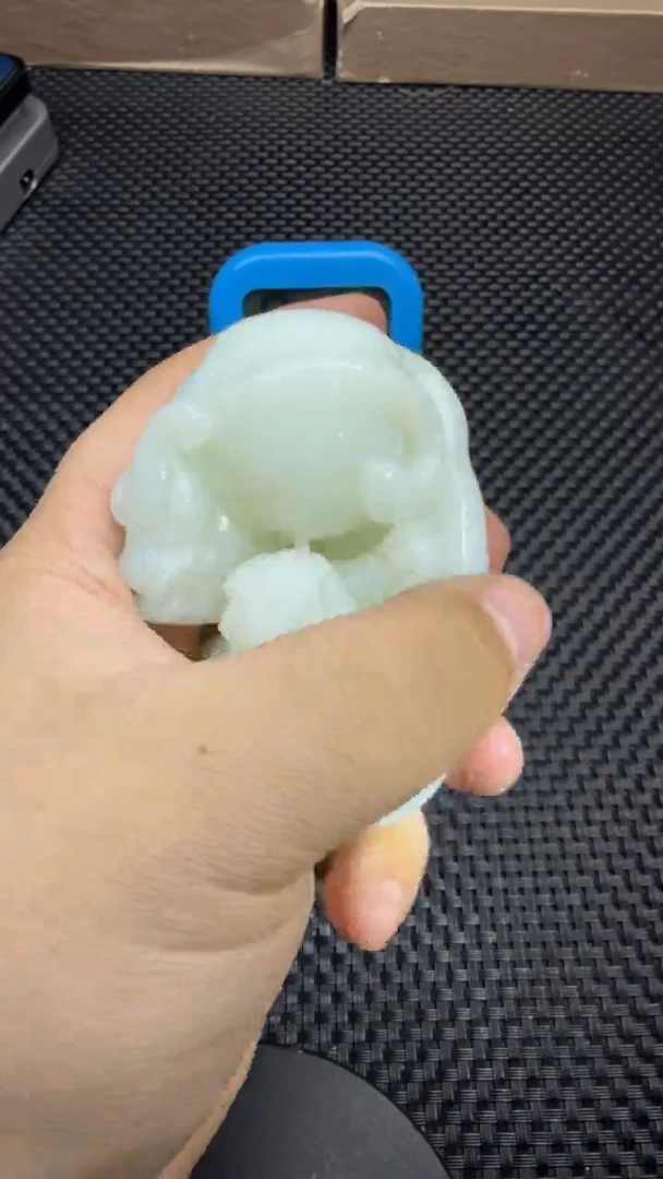 未镶嵌和田玉（糖玉）挂件笑**云10