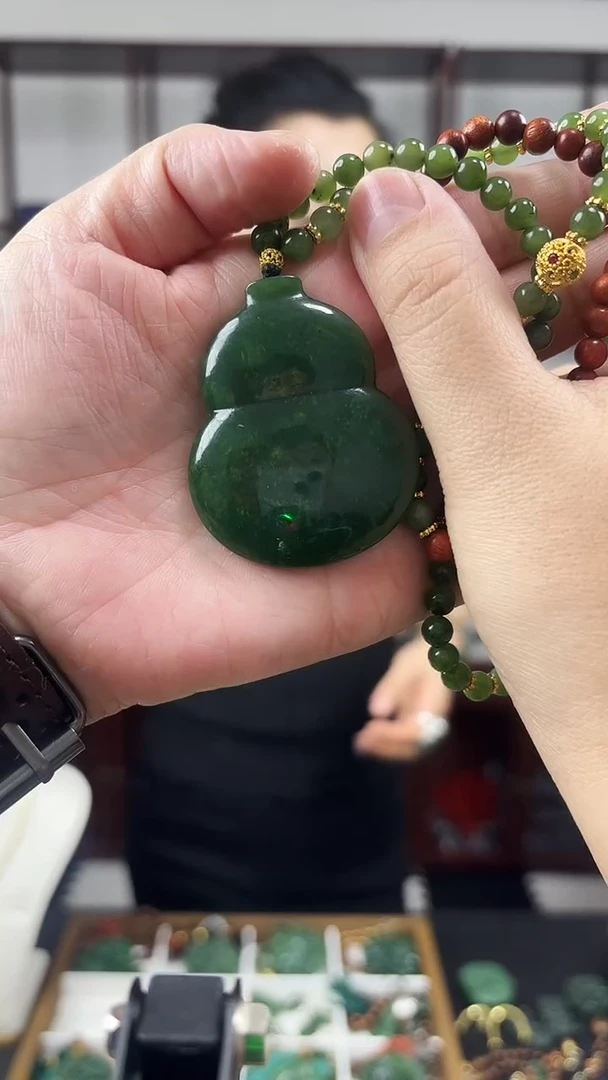 颈饰未镶嵌和田玉葫芦