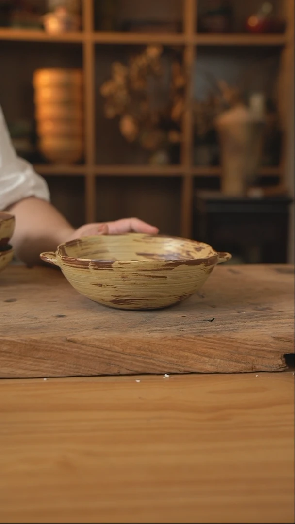 虎皮色的7英寸双耳深盘