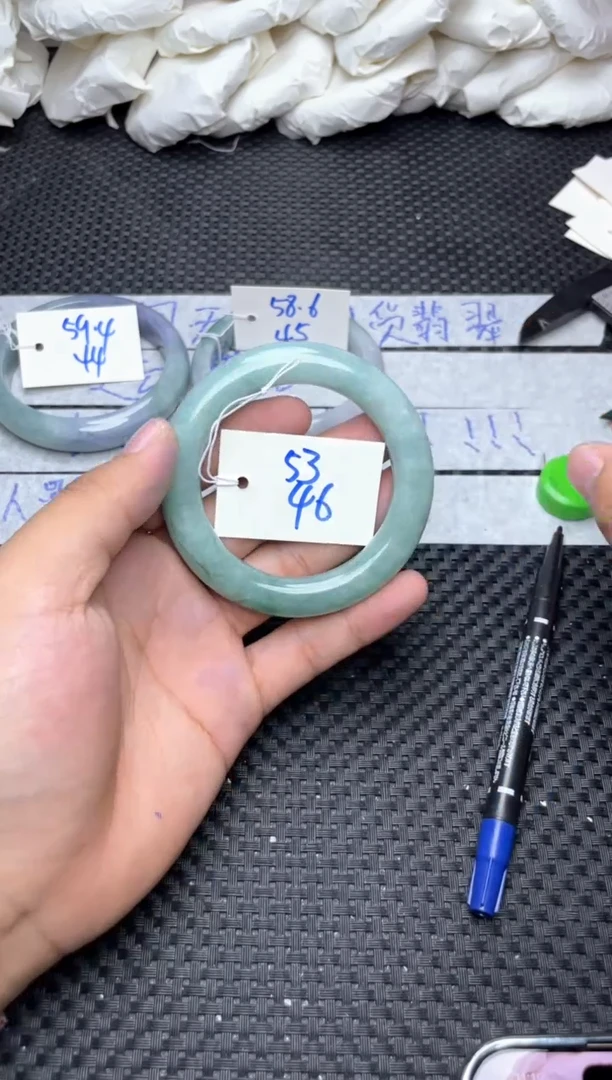 未镶嵌手镯翡翠46