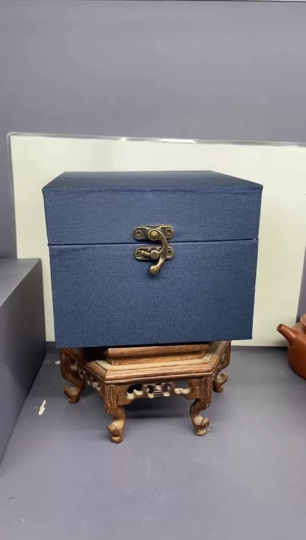 【闪购商品】紫砂茶壶龙山陶坊  大  锦鲤盒