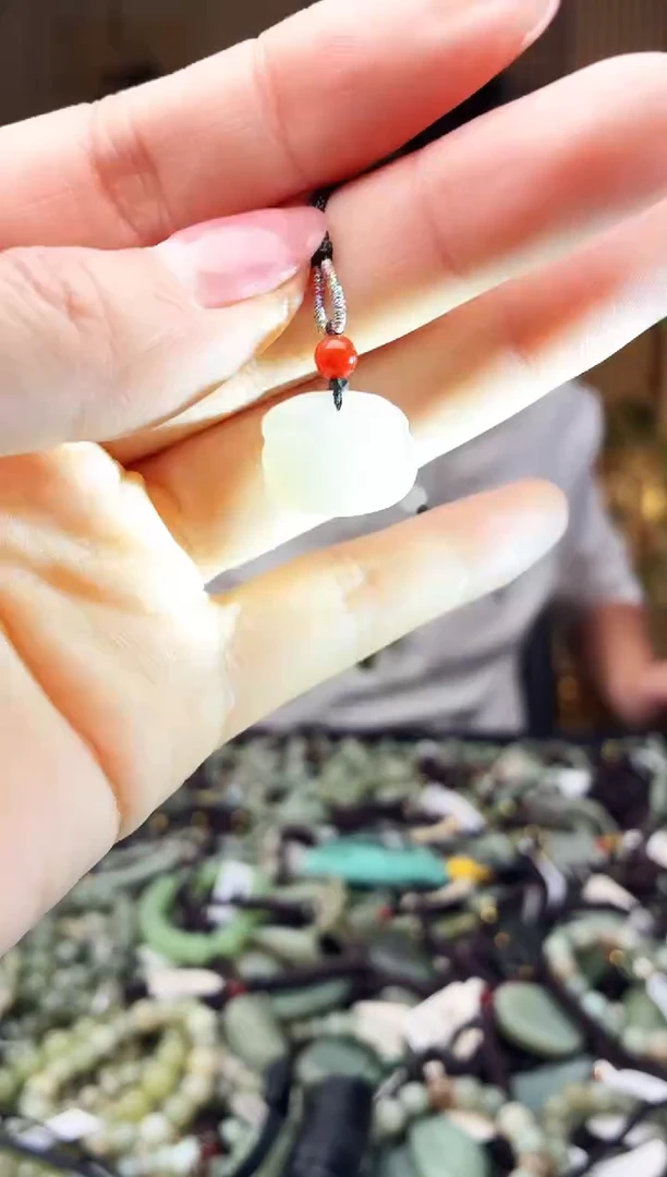 颈饰未镶嵌和田玉多样性发货，拍一发一