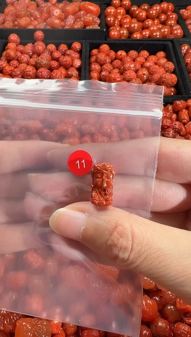 颈饰未镶嵌南红玛瑙1
