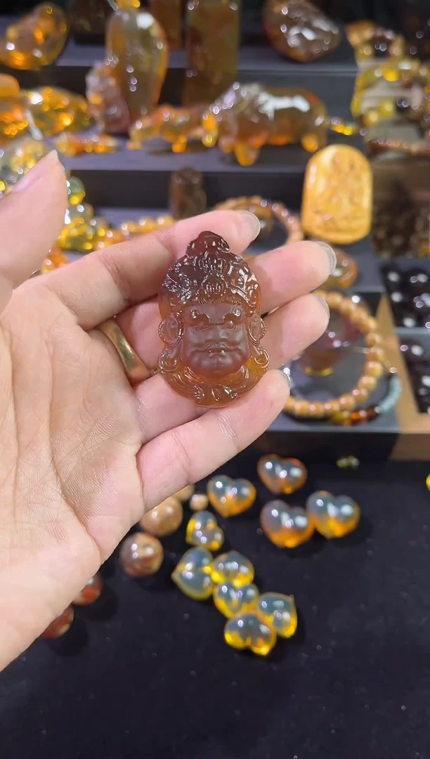 琥珀颈饰未镶嵌金棕黄财神吊坠13.6g