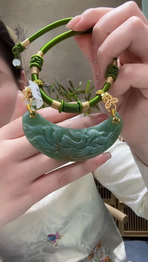 【闪购商品】翡翠颈饰未镶嵌吊坠