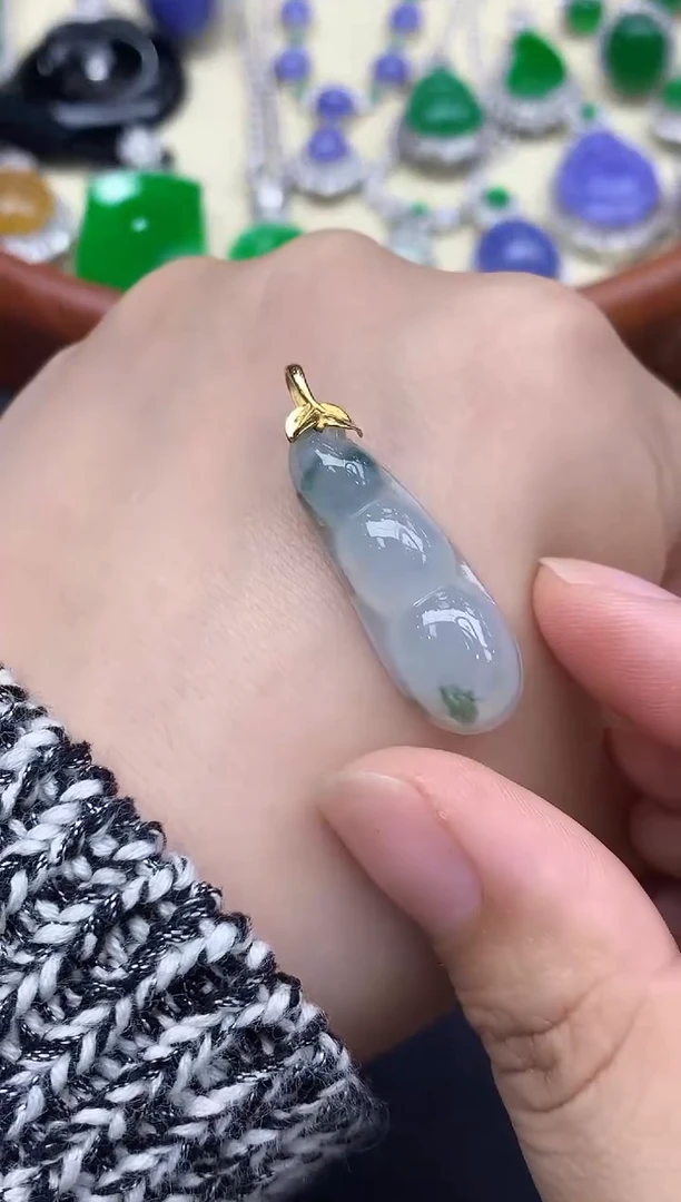 颈饰18K金镶嵌翡翠13-中国好珍宝