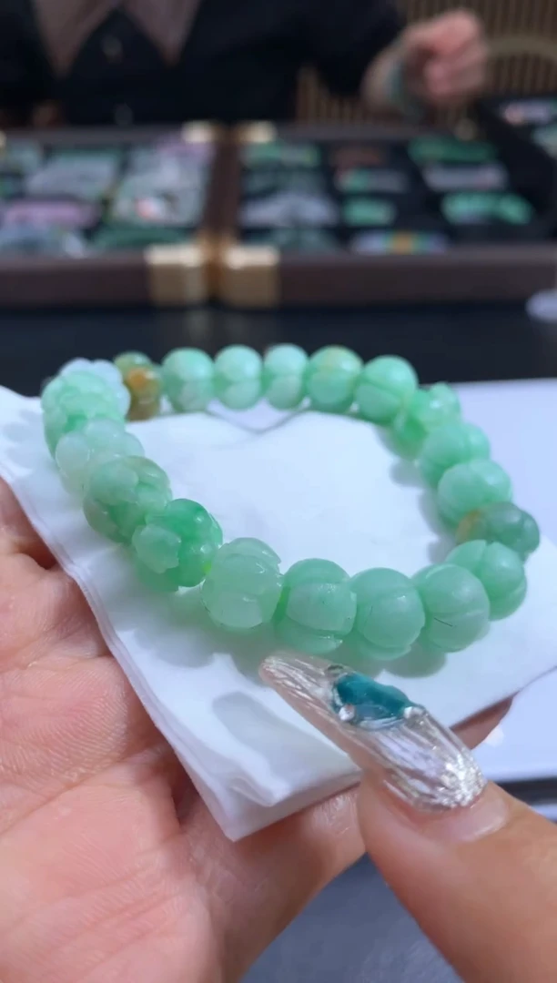 未镶嵌定制翡翠柯*玲翡翠