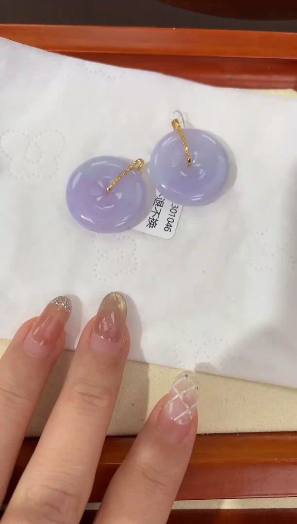 【闪购商品】翡翠颈饰18K金镶嵌天然缅甸a货翡翠(多样性发其一)