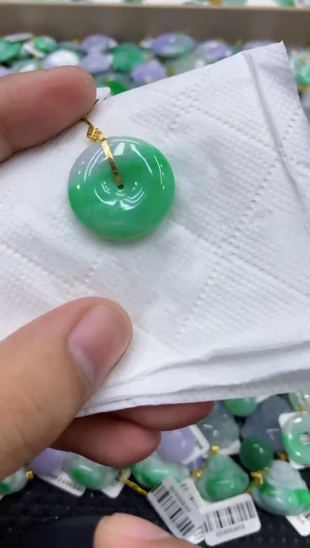 颈饰18K金镶嵌翡翠天然缅甸翡翠A货