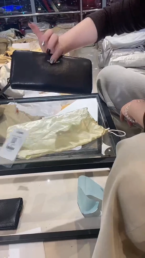 头层牛皮930品牌男包清货中（不要卡单，理性消费)