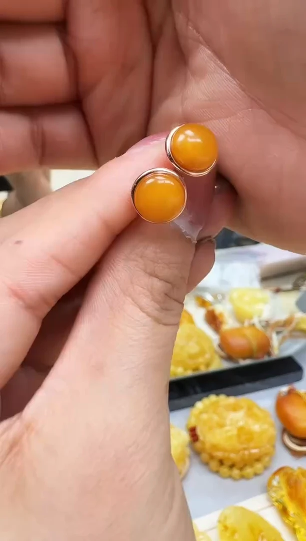 【闪购商品】琥珀裸石银S925镶嵌耳钉   多样性发一