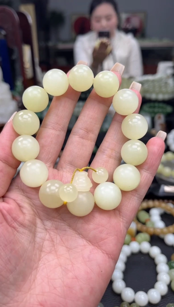【闪购商品】和田玉手串未镶嵌蜂蜜水卡16