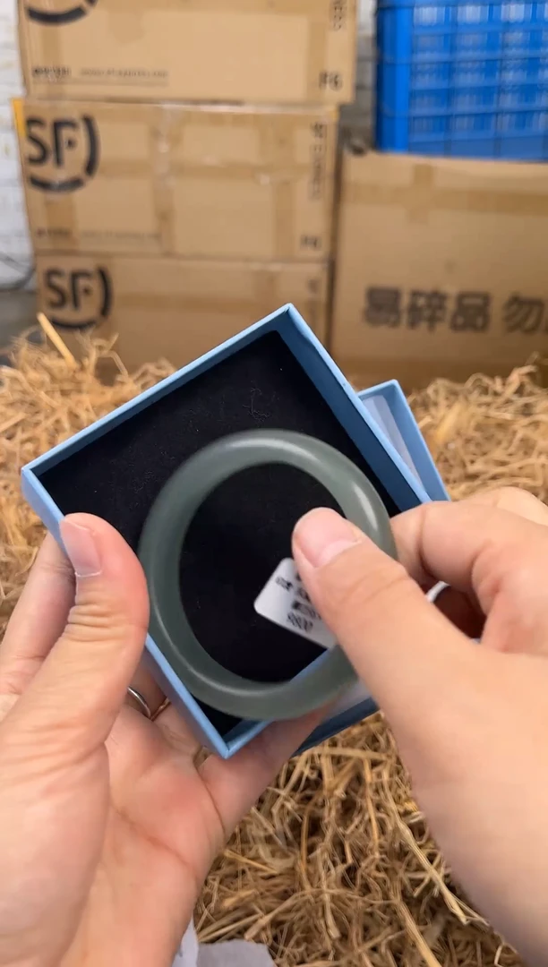 未镶嵌手镯石英质玉D-0013