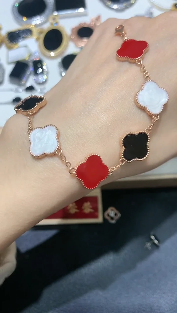 【闪购商品】翡翠吊坠(赠链)银S925镶嵌20多人多样性随机发货1件