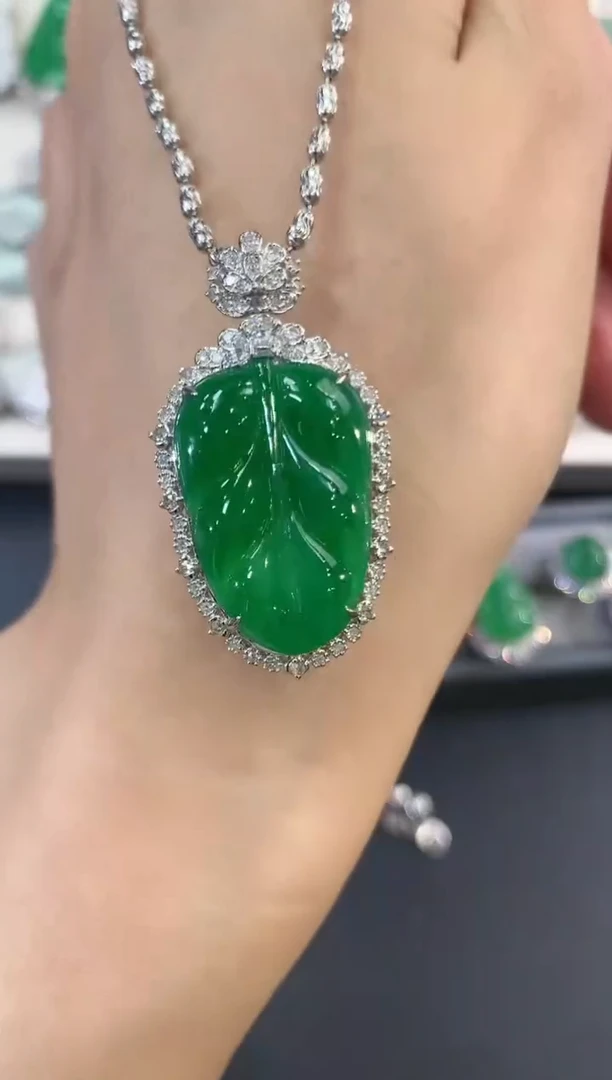 翡翠18K金镶嵌吊坠(不含链)q65