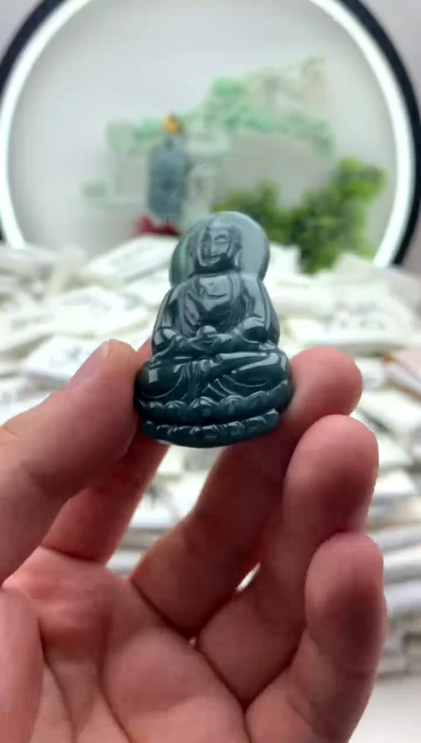 翡翠未镶嵌颈饰挂件