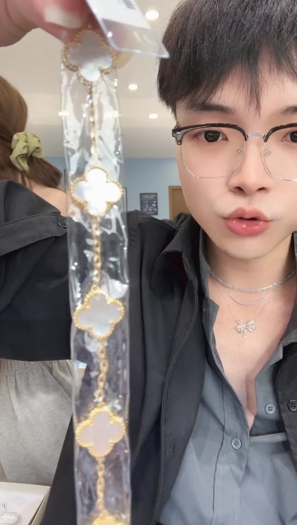 18K金镶嵌手链玛瑙/玉髓手链